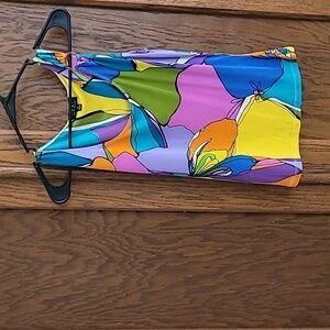 David Meister colorful lightweight top size medium but fits more like a small.